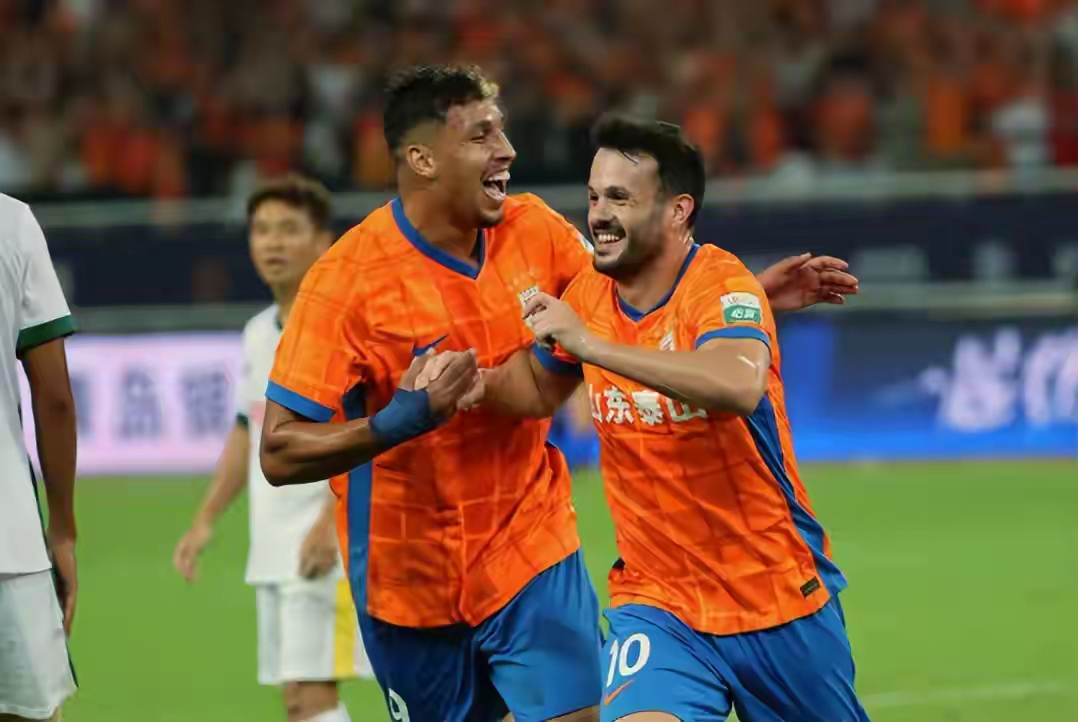 金年会在线体育-包含中超国际比赛日再迎强敌，新疆广汇内部沟通，主帅态度——质疑声仍在，临场指挥获称赞的词条