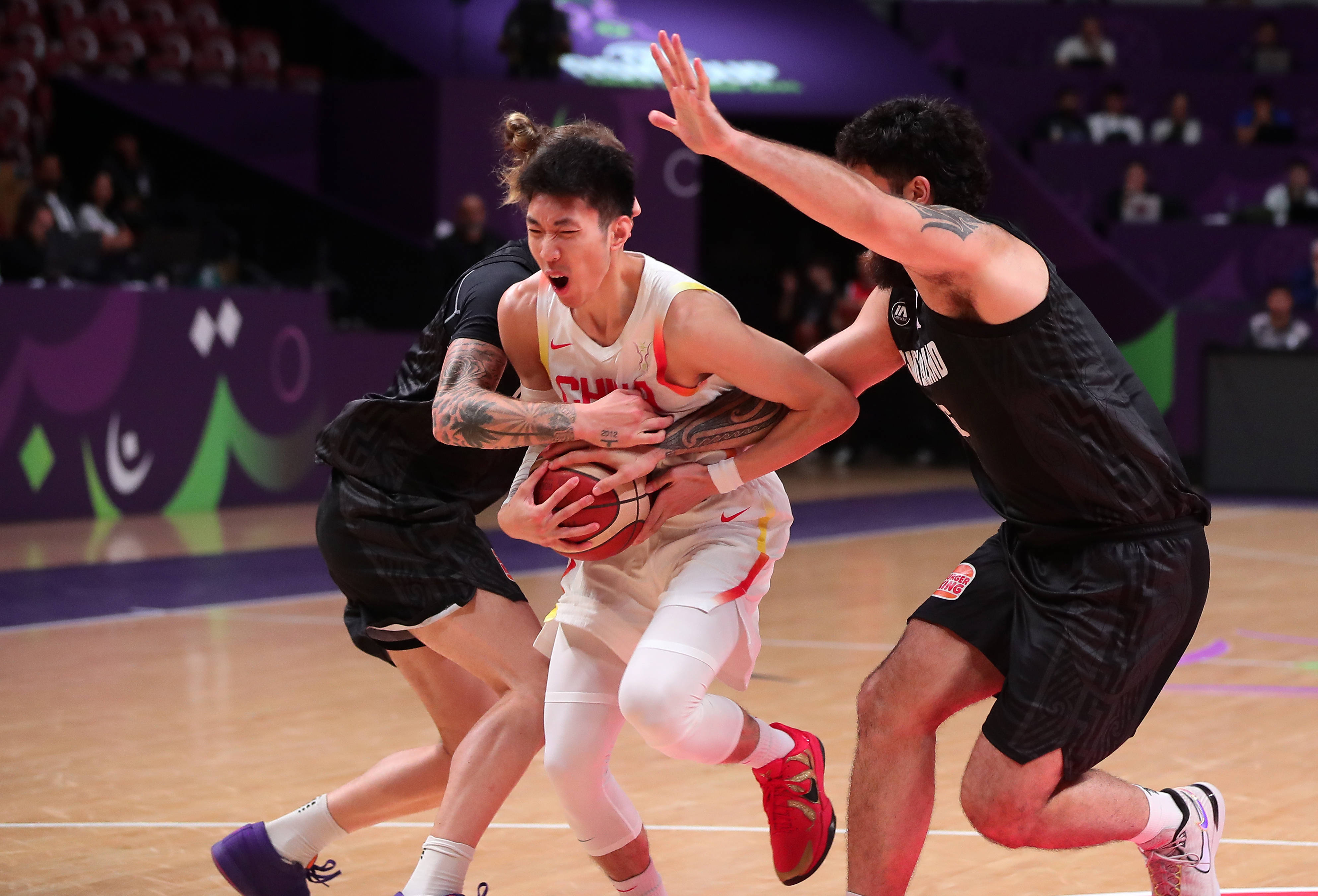 金年会在线体育-包含欧篮联国际比赛日走向成谜，金州勇士豪取连胜，质疑声仍在，医务组通报恢复的词条